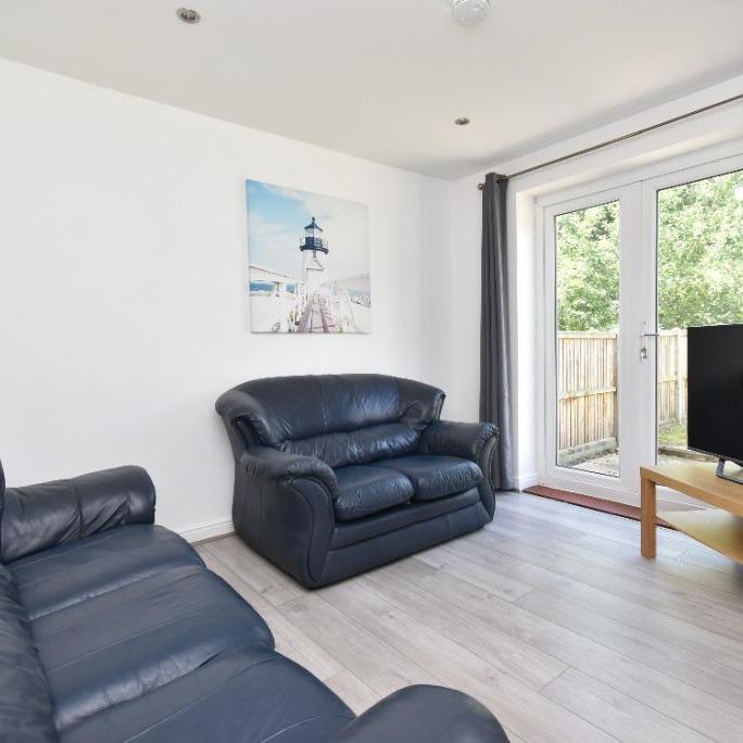 5 bedroom semi-detached house to rent - Photo 1