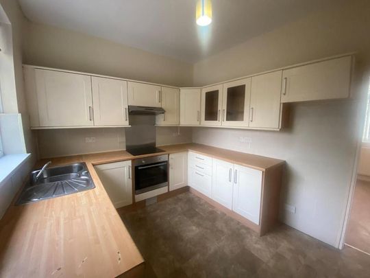 3 bedroom end of terrace house to rent - Photo 1