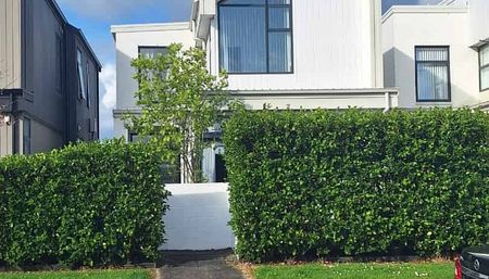 Beautiful Family Home - Photo 4