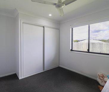 Low-Maintenance Family Home in Sought-After Oasis Estate - Photo 3