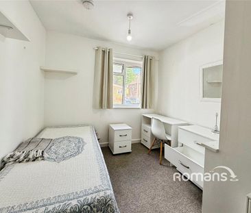 1 bedroom in a house share to rent - Photo 6