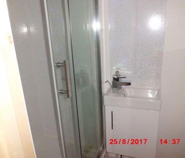 2 bedroom flat to rent - Photo 6