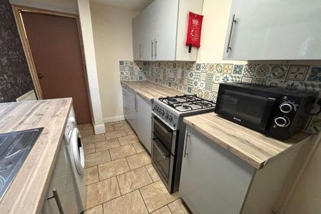 2 bedroom terraced house to rent - Photo 5