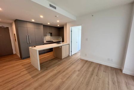 506–5593 No. 3 Road, Richmond - Photo 2