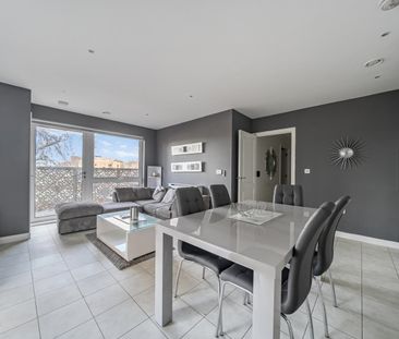 Flat to rent - 58 Lomond Grove, London, SE5 - Photo 1