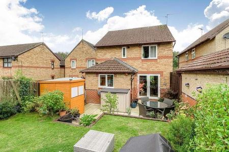 Neuville Way, Desborough, Kettering, Northants, NN14 - Photo 3