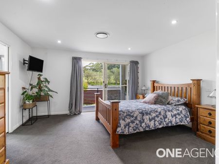 SPACIOUS SIX-BEDROOM HOME FOR RENT IN ULLADULLA - Photo 2