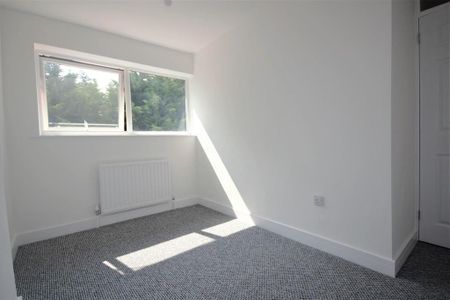 3 bedroom maisonette to rent - Photo 3