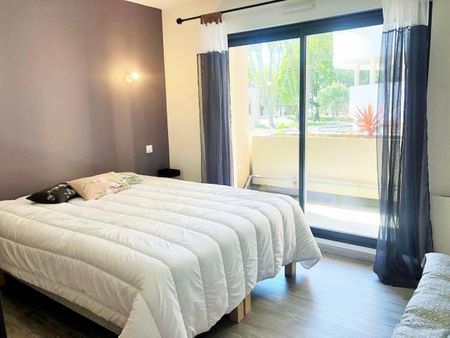 Appartement meublé à louer - 3 pièces - 52 m² - Photo 2