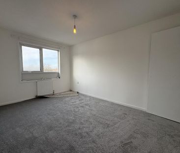 3 bedroom apartment to rent - Photo 3