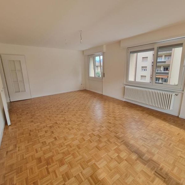 Grand appartement de 4 1/2 pièces dans un quartier ensoleillé - Photo 1