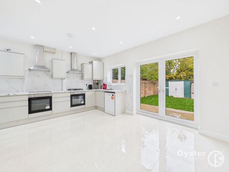 3 bedroom flat to rent - Photo 4