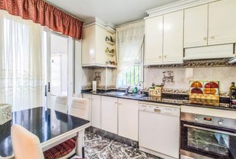 Chalet Vacacional con la piscina privada en La Zenia