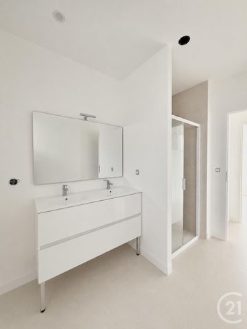 Location Maison 4 pièces 99m² YZEURE 03400 - Photo 5