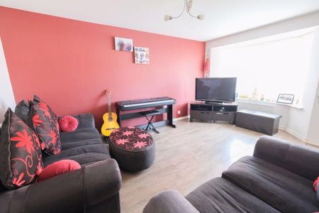 4 bedroom detached house to rent - Photo 2