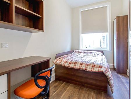 3 bedroom apartment to rent - Photo 4