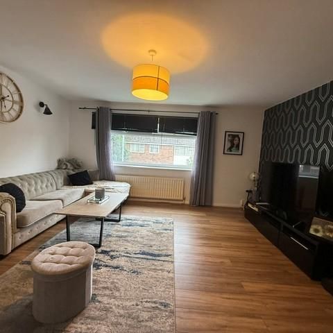3 bedroom flat to rent - Photo 1