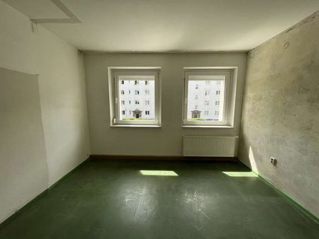 ** 3 Monate kaltmietfrei ** Zum Selbstausbau ! Helle 3-Raum-Wohnung mit Balkon - Foto 2