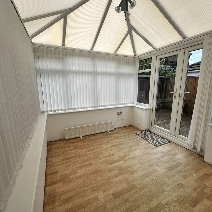 Price £825 pcm - Available Now - Unfurnished - Photo 1