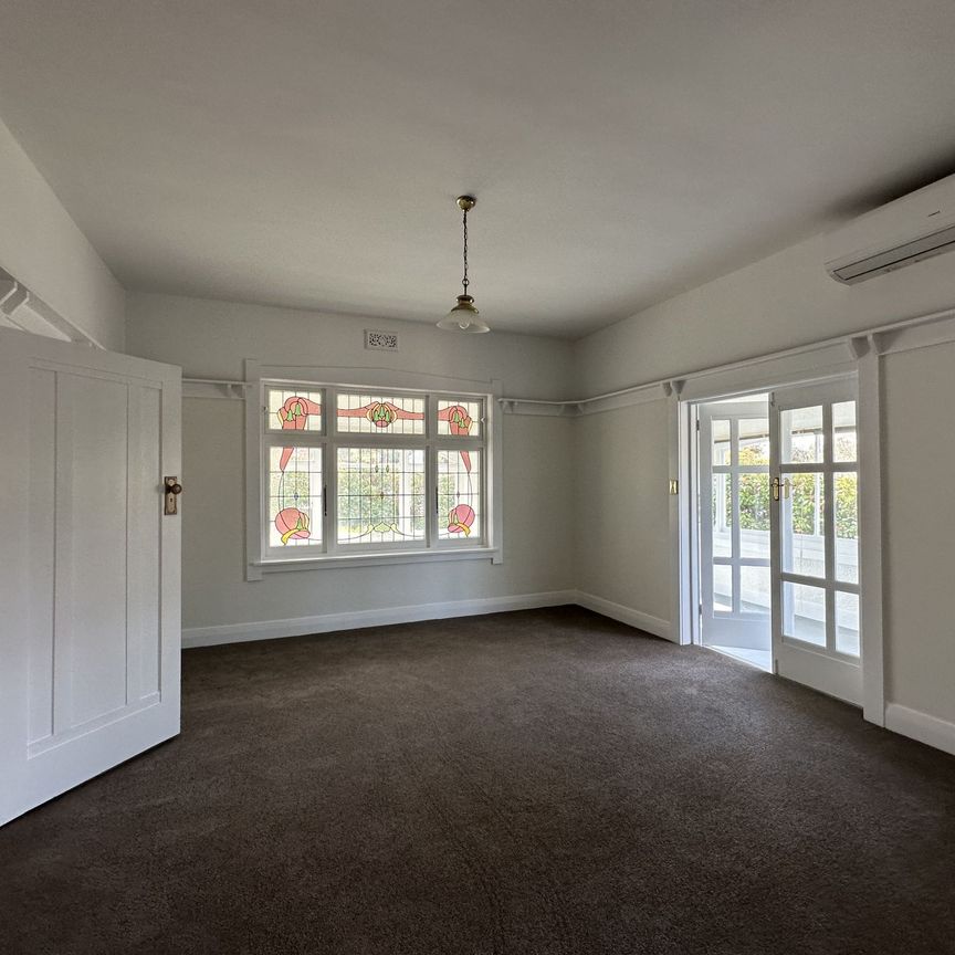 It's easy, Living Here - Photo 1