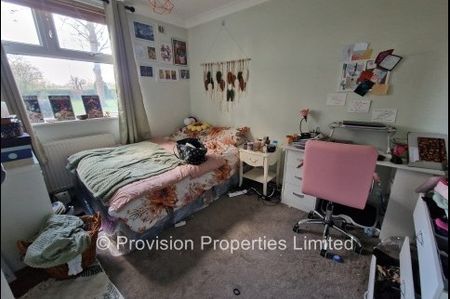 2 Bedroom Flat Foxhill Court Weetwood - Photo 5
