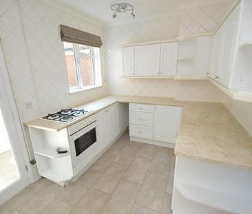 2 bedroom semi-detached house to rent - Photo 4