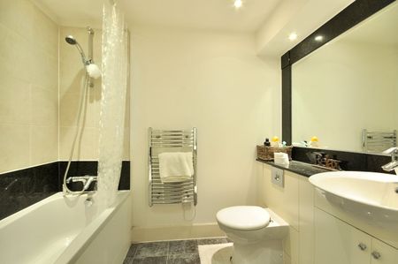 2 bedroom flat to rent - Photo 2