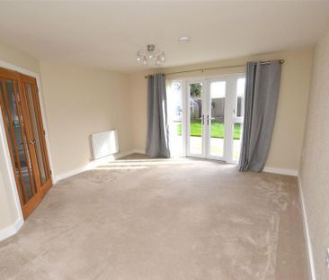 4 bedroom detached house to rent - Photo 1