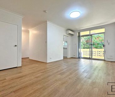 POSITIONED PERFECTLY! - Photo 3