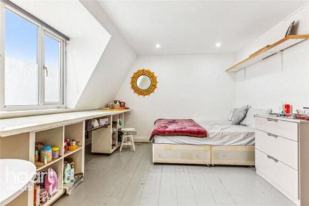 3 bedroom apartment to rent - Photo 5