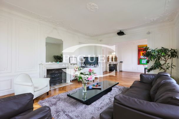 Tout savoir sur cet appartement dans le quartier Gros Caillou, à Paris 7ème - Photo 1