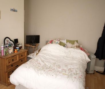 5 bedroom semi-detached house to rent - Photo 3