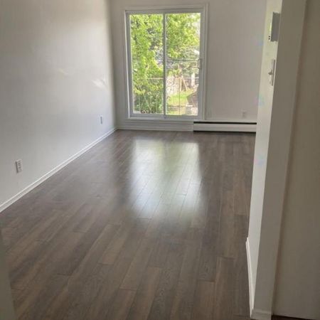 *BAISSE DE PRIX * + 1000$ de rabais sur le 1er mois !📍 4 ½ bien situé à L’Île-Perrot, 1er juillet - Photo 4