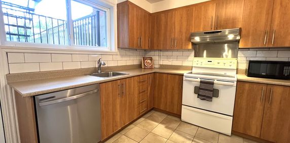 4.5 Dispo LONGUEUIL MEUBLÉ & ÉLECTRO - Photo 2