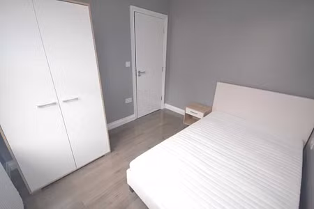 3 Bed - Highgrove Street, Reading - Photo 5