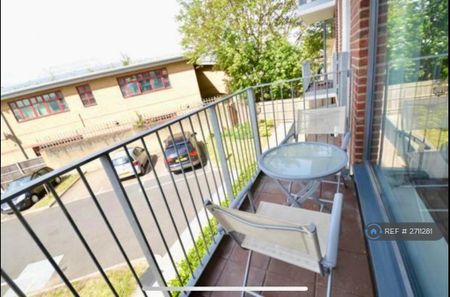 1 bedroom flat to rent - Photo 3