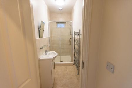 3 bedroom flat to rent - Photo 5