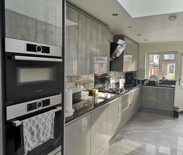 Room in a Shared House, Eastern Avenue, IG2 - Photo 3