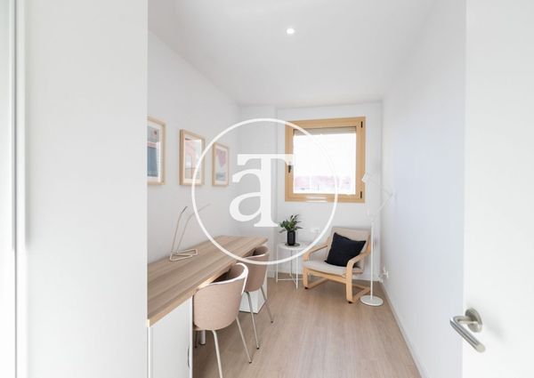 Apartment for rent with 2 bedrooms, studio and balcony in Badalona