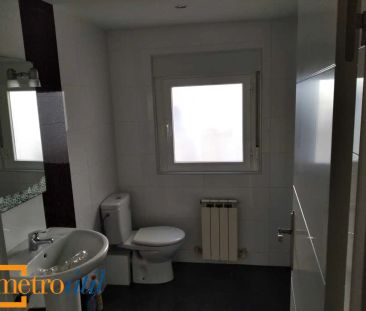 Piso de alquiler en Paseo de San Vicente, La Platina- Hospital - Ca... - Photo 2