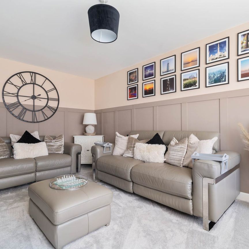 Price £2,399 pcm - Available Now - Furnished - Photo 1