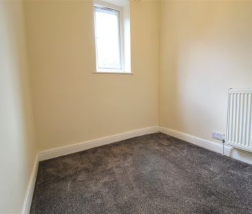 3 Bedroom Terraced To Let - Photo 2