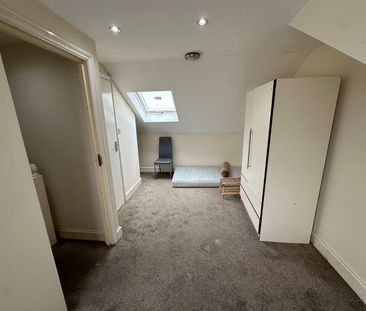 four bedroom first floor flat high road ilford- £2400 - Photo 6