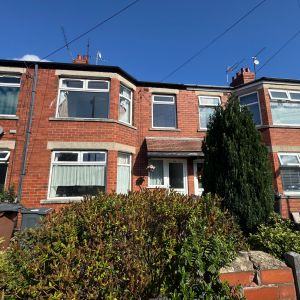 3 bedroom terraced house to rent - Photo 2