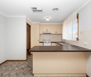 2-Bedroom, 2-Bathroom home in Convenient Golden Square Location - Photo 4