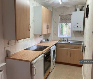 1 bedroom semi-detached house to rent - Photo 2