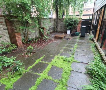 4 bedroom end of terrace house to rent - Photo 2