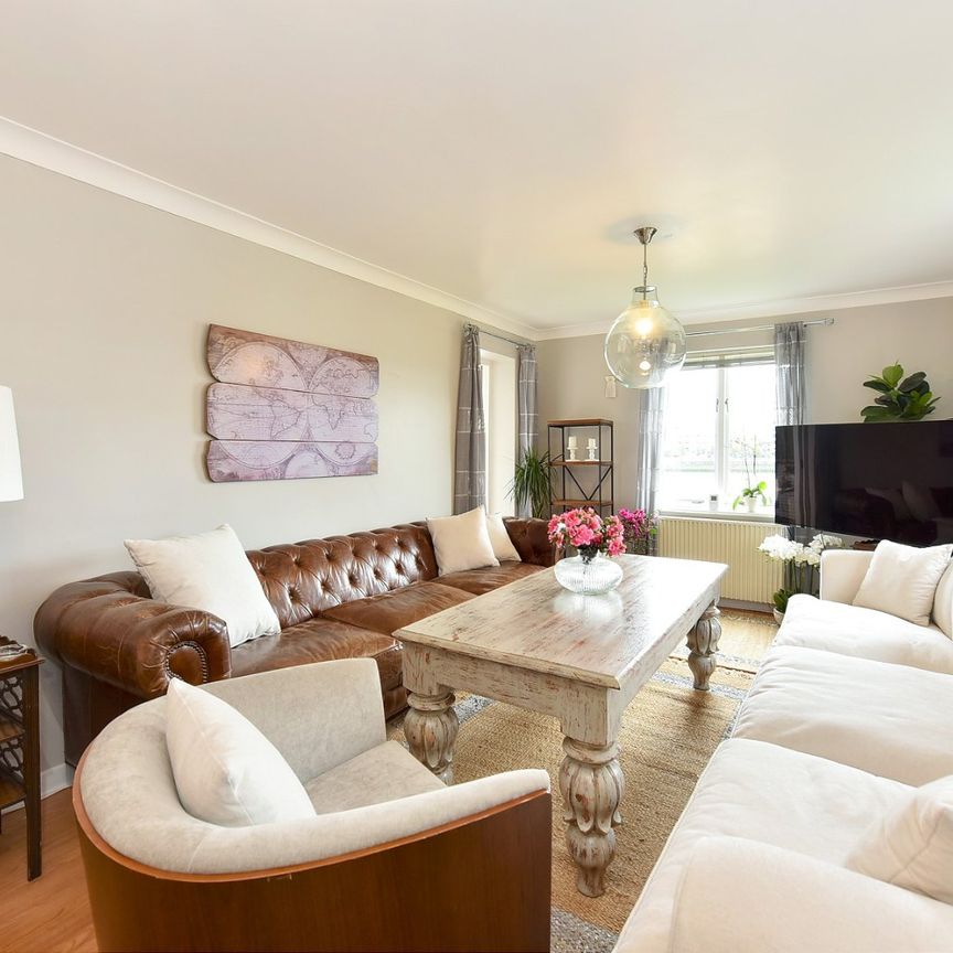 Milton Court, Carrara Wharf, Ranelagh Gardens, London, SW6 - Photo 1