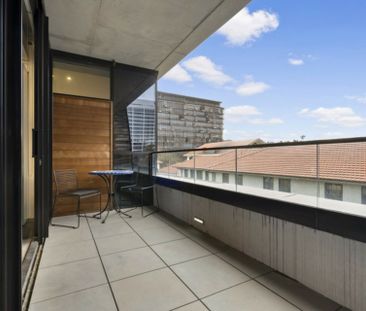Discover luxury living redefined in this fully furnished oasis - Photo 6