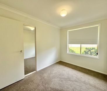 Modern Family Home With Easy Access to M1 Motorway! - Photo 6